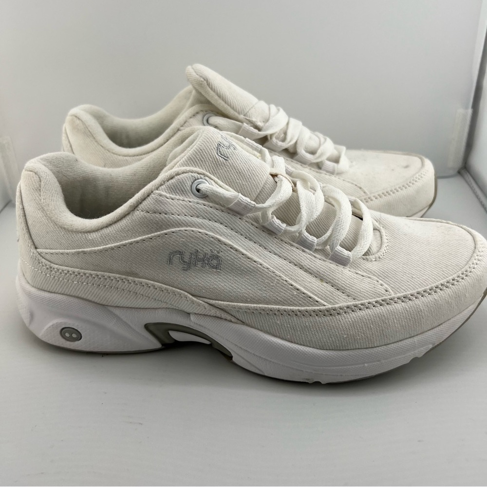 Ryka Sneaker Athletic Running/Walking Woman's Canvas Catalyst III Size 7 White